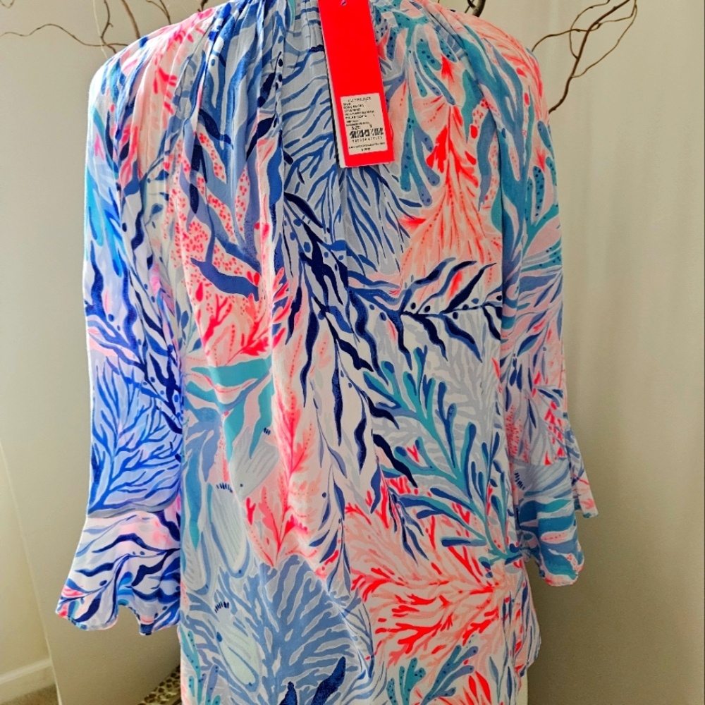 NWT Lilly Pulitzer Willa Flounce Kalediscope Blue and Pink Patterned Blouse - Picture 5 of 7